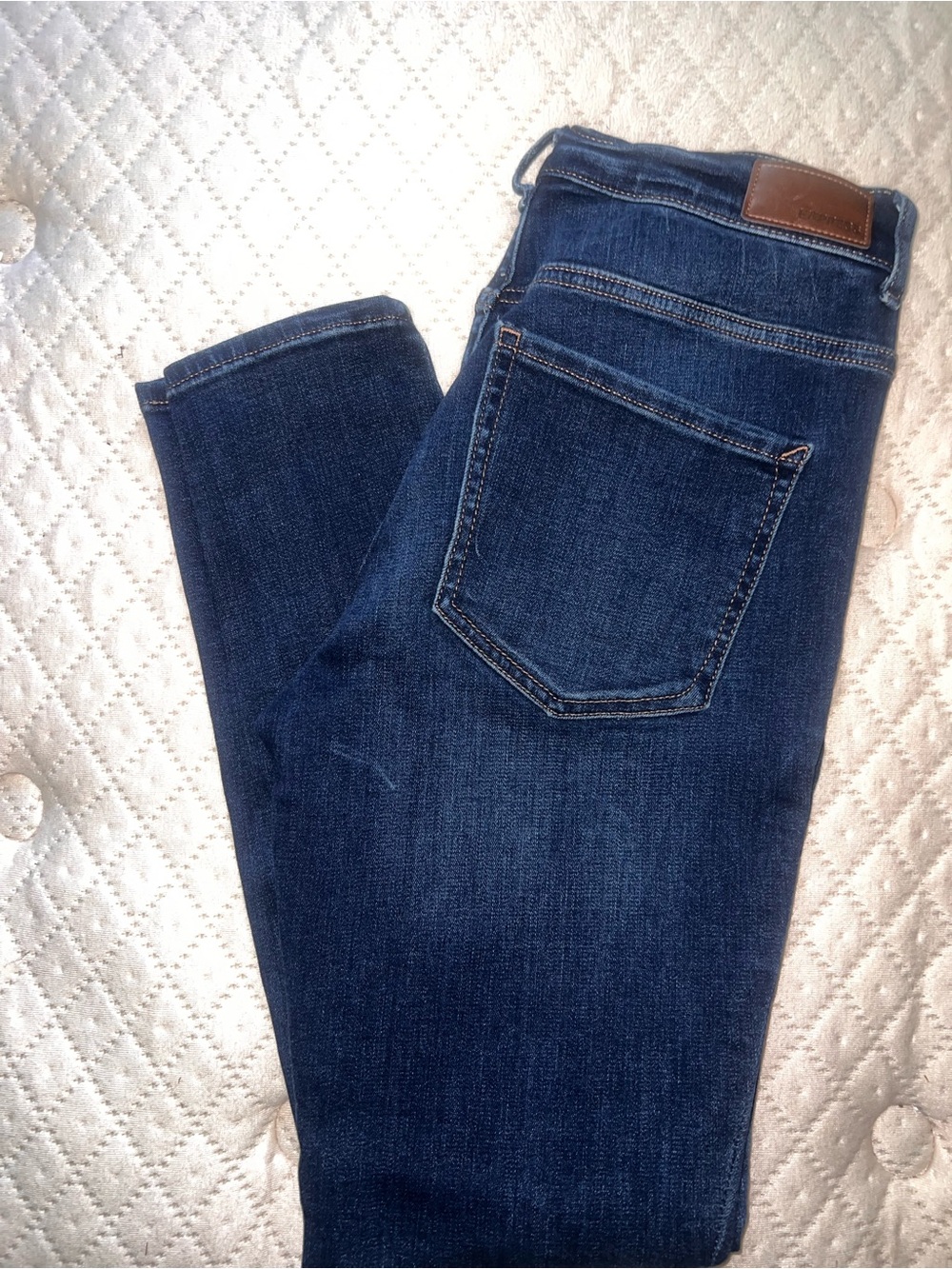 Express Women's Dark Blue Cropped Jeans
